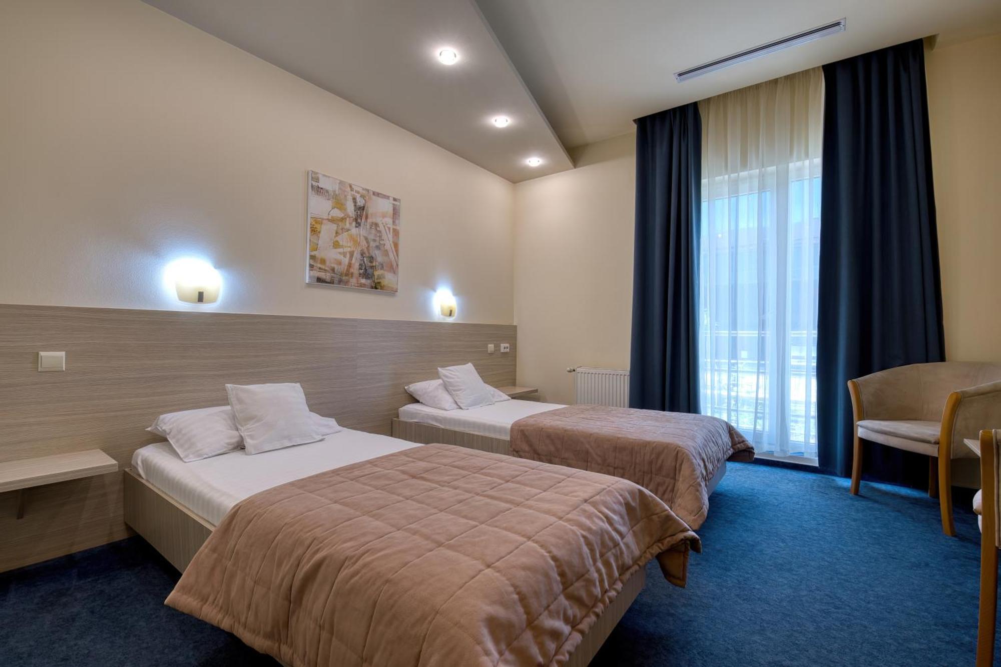 Hotel Torontal 3*