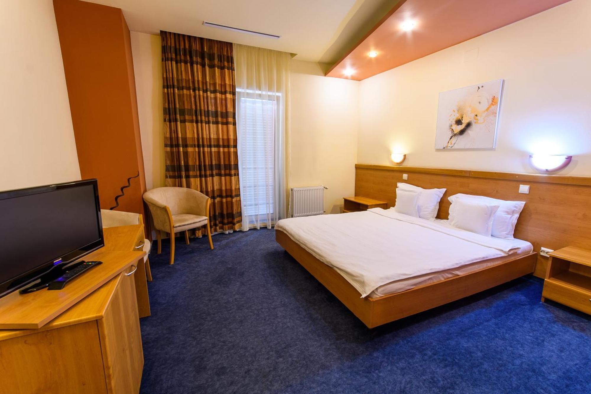 Hotel Torontal