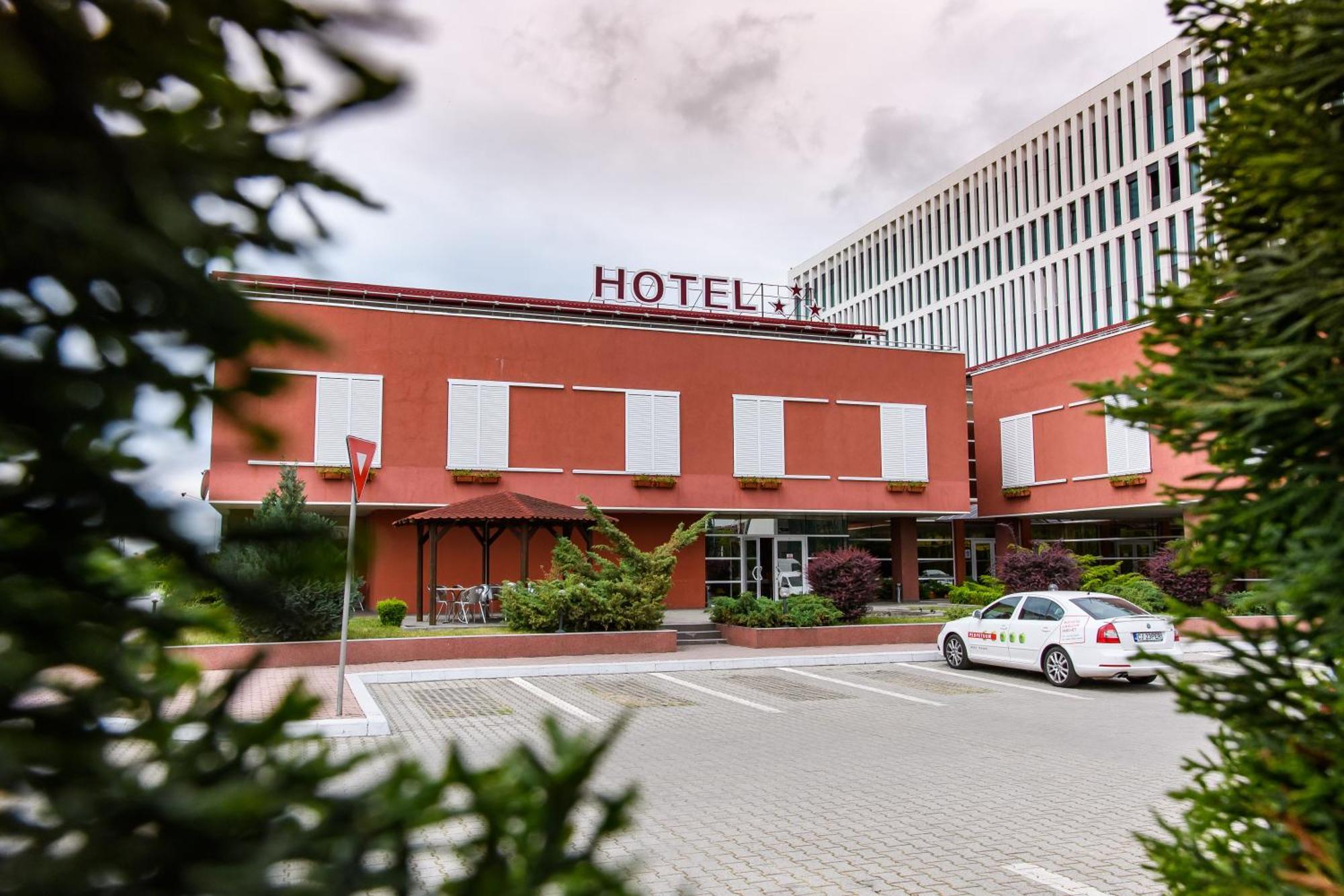 Torontal Hotel 3*